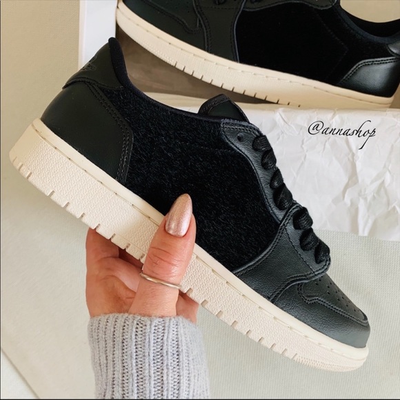 NWT Nike Air Jordan 1 Retro black - Picture 2 of 9